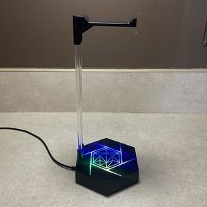 Gaming headphones stand